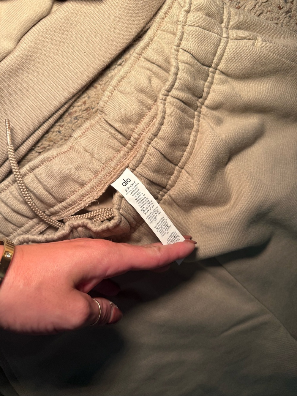 ALO Yoga Beige/tan Sweatshirt & Jogger Set - Picture 4 of 4